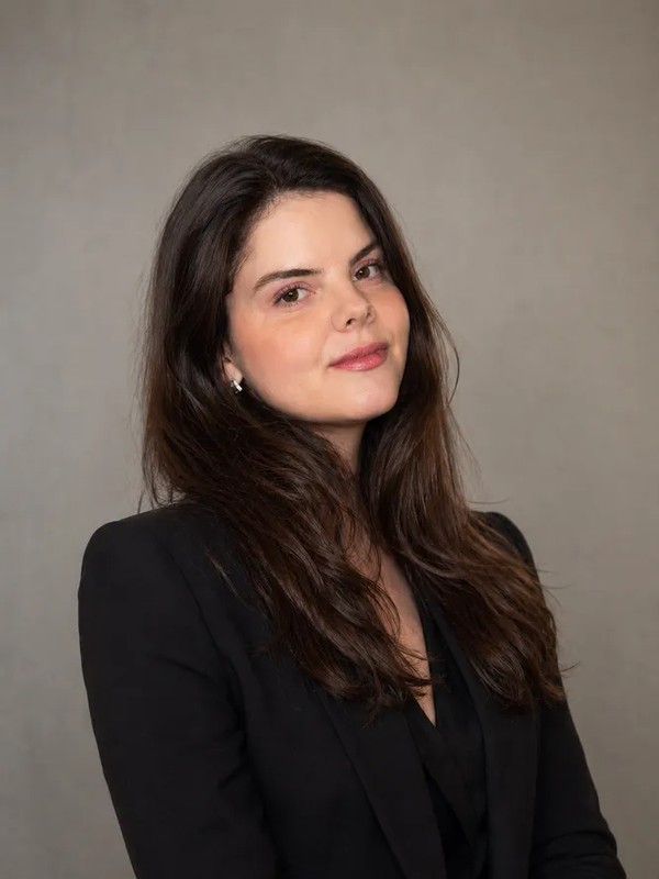 Dra. Germana Assis — Dermatologista